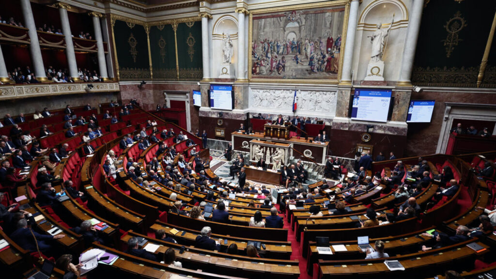 Franța: Camera Deputaților a adoptat legea privind dreptul la moarte asistată. Decizia finală aparține Curții Constituționale