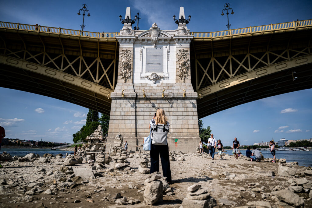 Dunărea a ajuns la cel mai mic nivel din istorie și continuă să scadă. La Budapesta are doar 28 cm