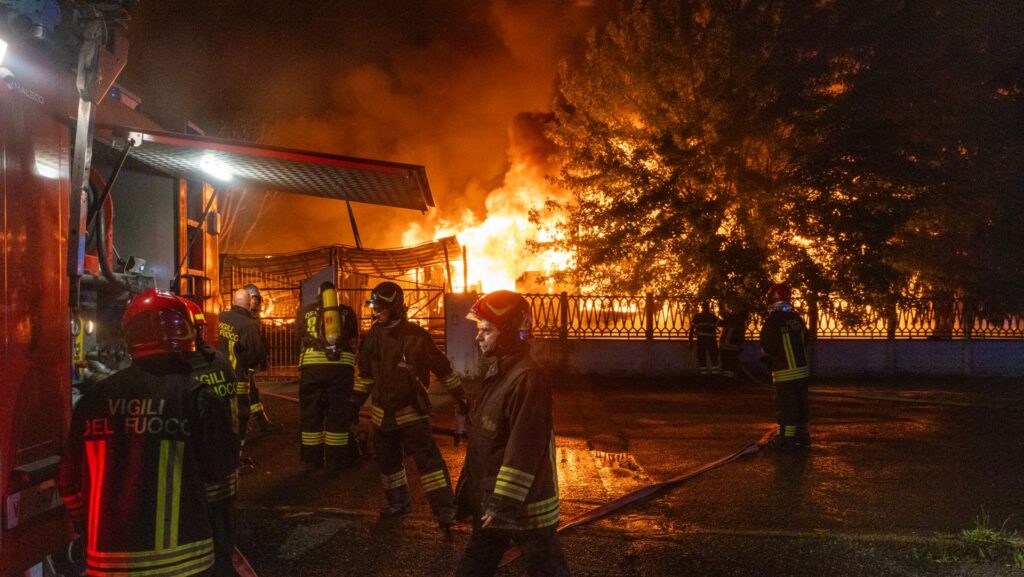 Un ucrainean ar fi incendiat casa unui român din Italia pentru o datorie de 30 de euro