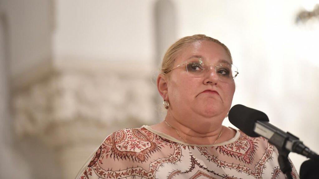 Diana Șoșoacă, rănită ușor într-un accident de circulație