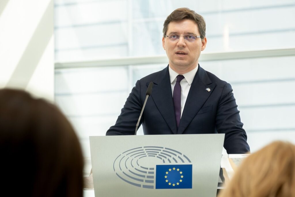 Victor Negrescu: Sunt partizanul unei linii dure în ceea ce înseamnă izolarea AUR şi o să o menţin