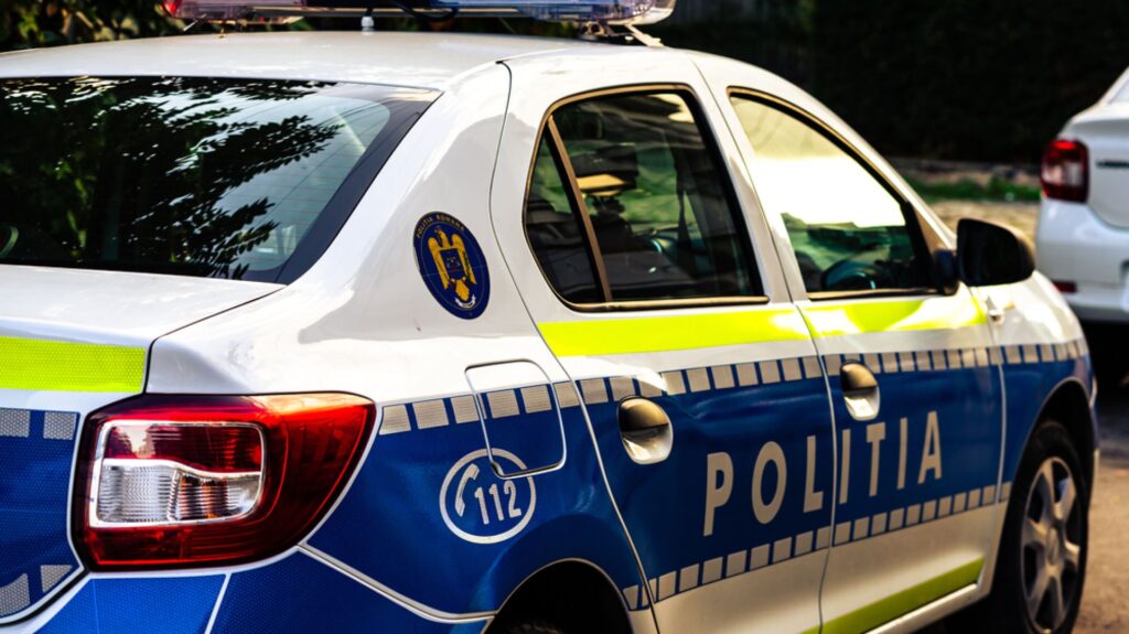Doi șoferi din Olt, cercetați penal după ce au fost prinși conducând fără drept