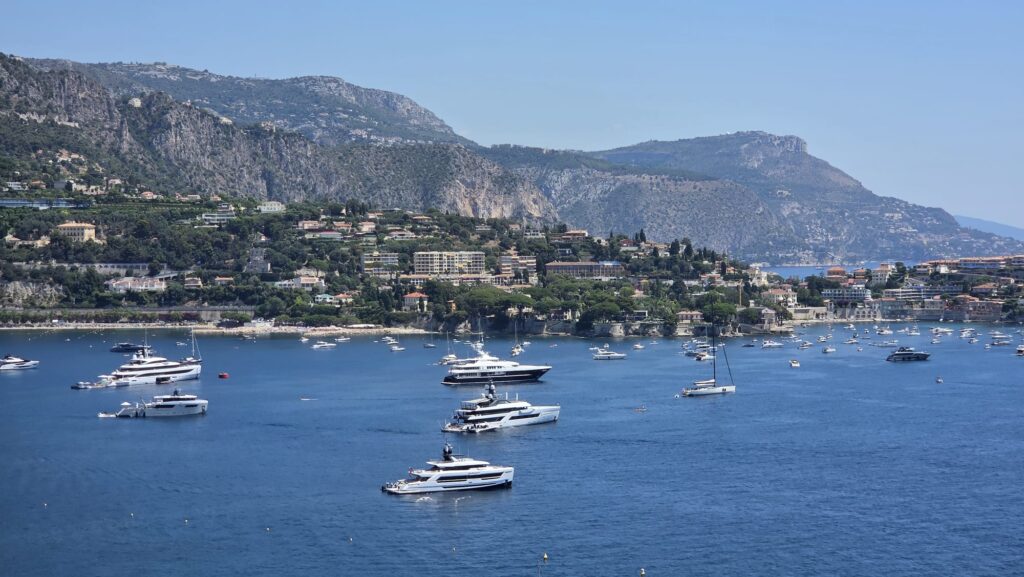 Cel puţin 10 răniţi în urma unei coliziuni între două ambarcaţiuni de agrement, la Cannes