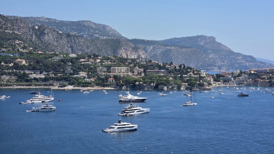 Cel puţin 10 răniţi în urma unei coliziuni între două ambarcaţiuni de agrement, la Cannes