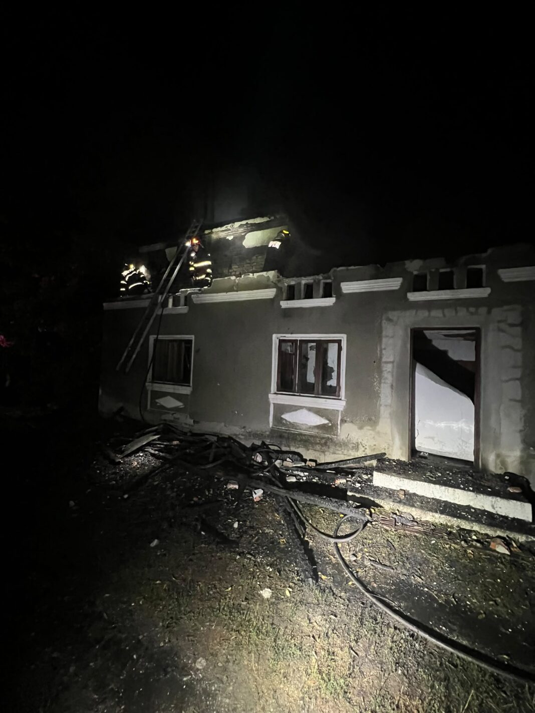Incendiu puternic la o gospodărie din Vâlcea