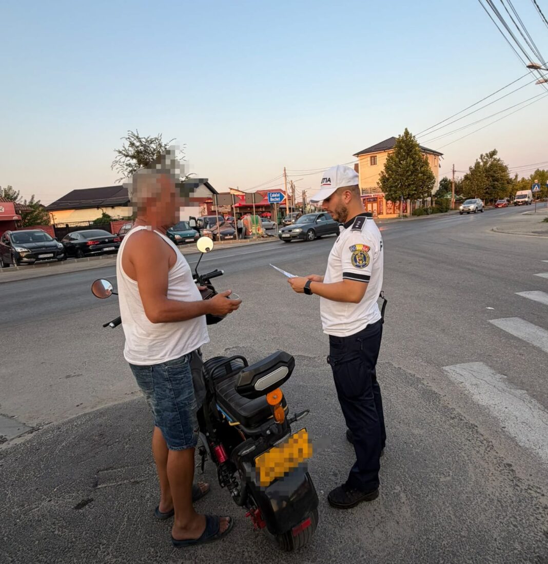 Polițiștii rutieri au aplicat 73 de sancțiuni, în trei ore, în Craiova. Doi bărbați, depistați băuți pe moped și trotinetă electrică