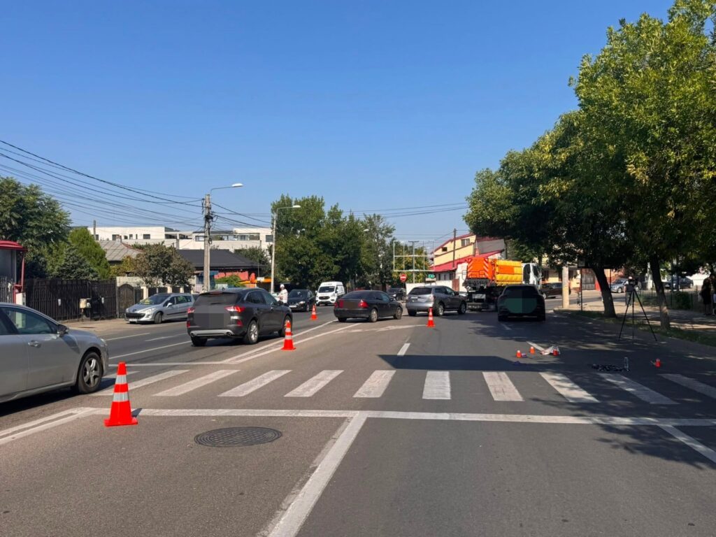 Femeie lovită de mașină pe o trecere de pietoni din Craiova