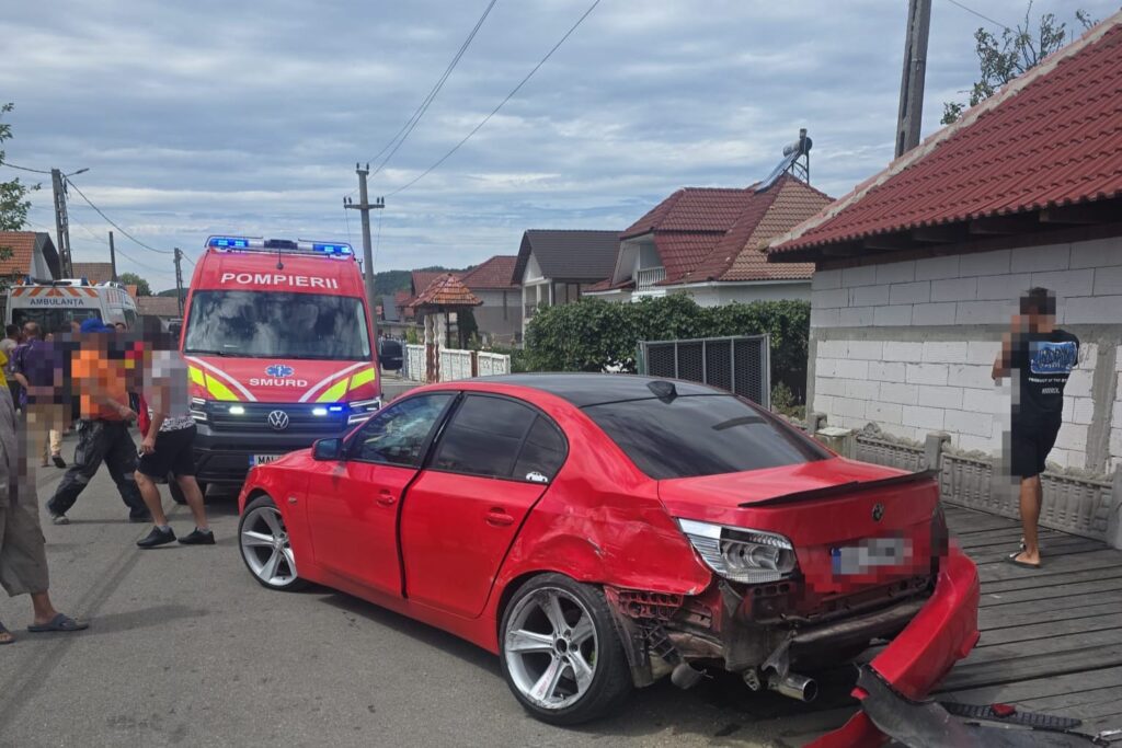 Mehedinți: Doi răniți într-un accident la Cârceni