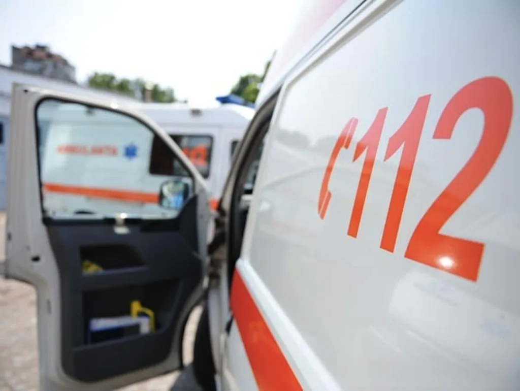 Accident la intrarea în Filiași. O femeie a ajuns la spital