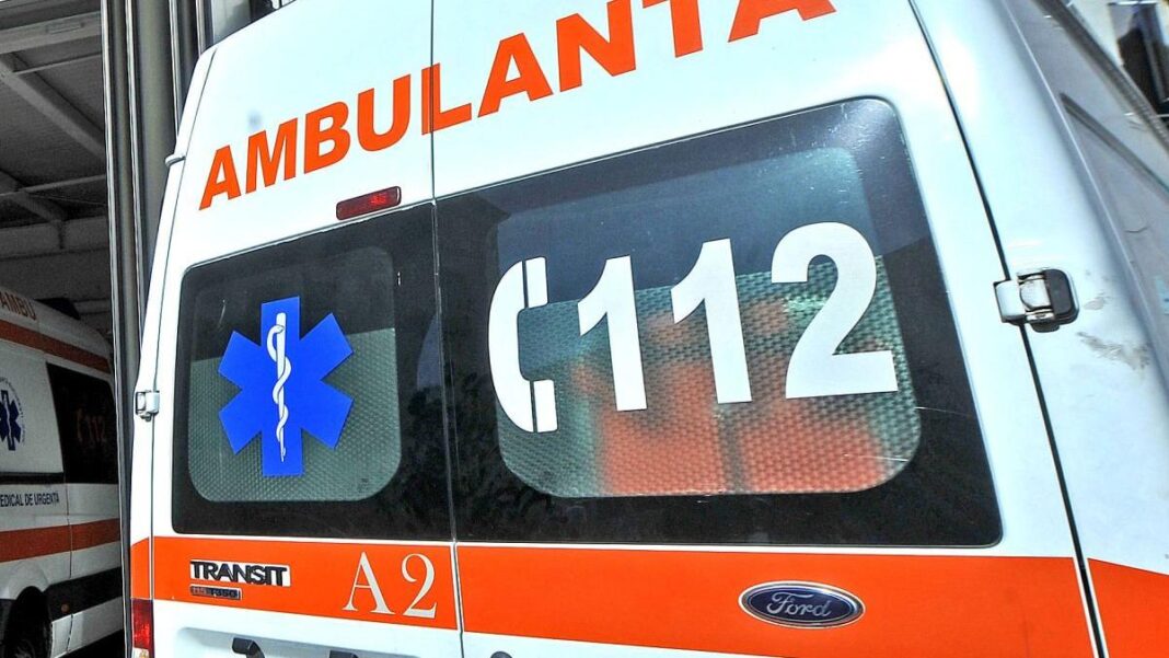 Accident grav în Băile Olănești: o persoană a murit după ce o mașină a căzut într-o prăpastie