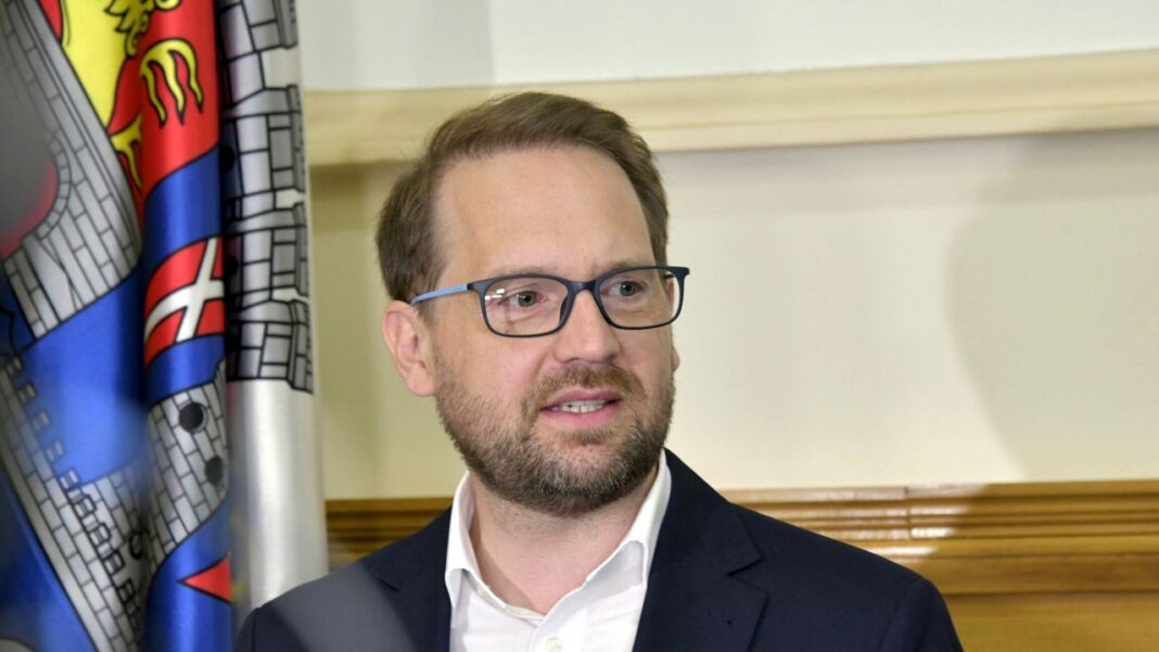 Mesajul lui Dominic Fritz după decizia CCR care îl lasă fără mandatul de primar: „Tot nu votăm un guvern PSD“