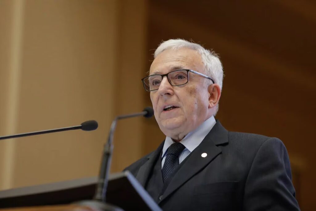 Mugur Isărescu: România nu îndeplinește în prezent niciun criteriu pentru trecerea la euro