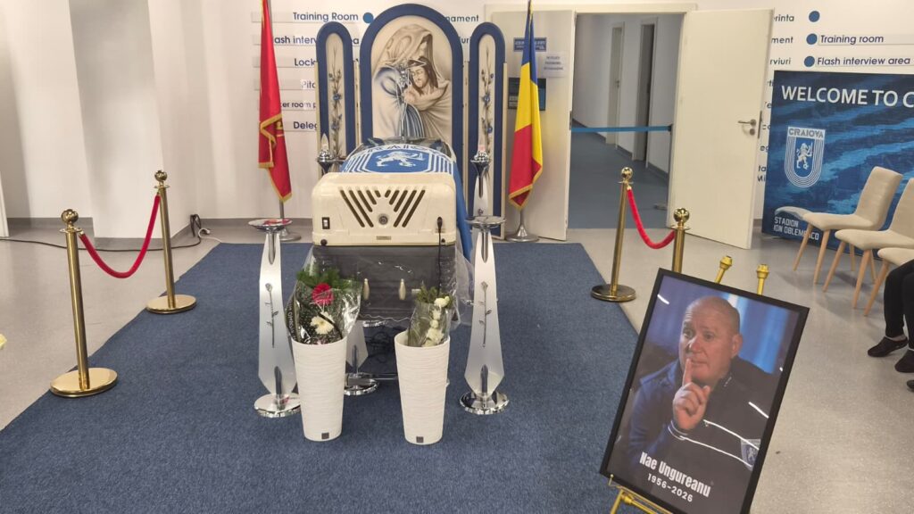 Lacrimi și amintiri pe „Ion Oblemenco”. „Craiova Maxima” și-a luat rămas-bun de la Nae Ungureanu