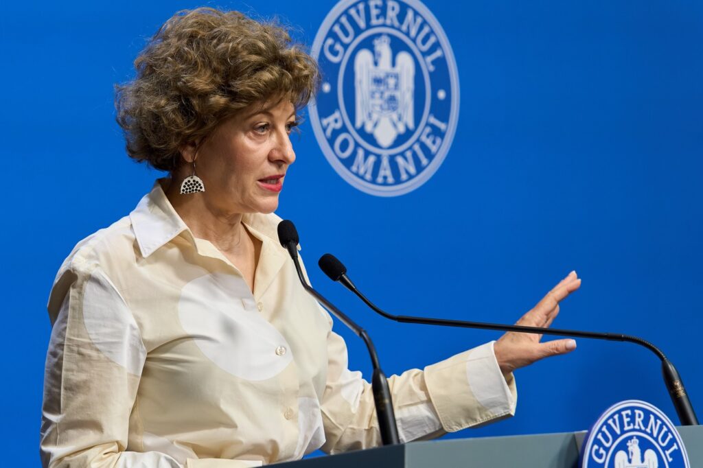 Oana Gheorghiu: Discuția despre limitarea mandatelor la conducerea serviciilor e necesară acum, nu peste ani