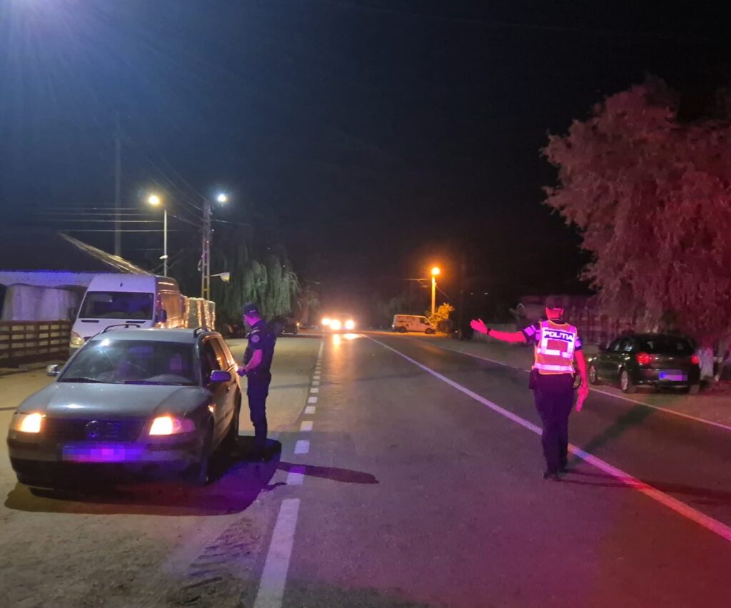 Polițiștii rutieri doljeni au dat în weekend 260 de amenzi și au reținut 16 permise