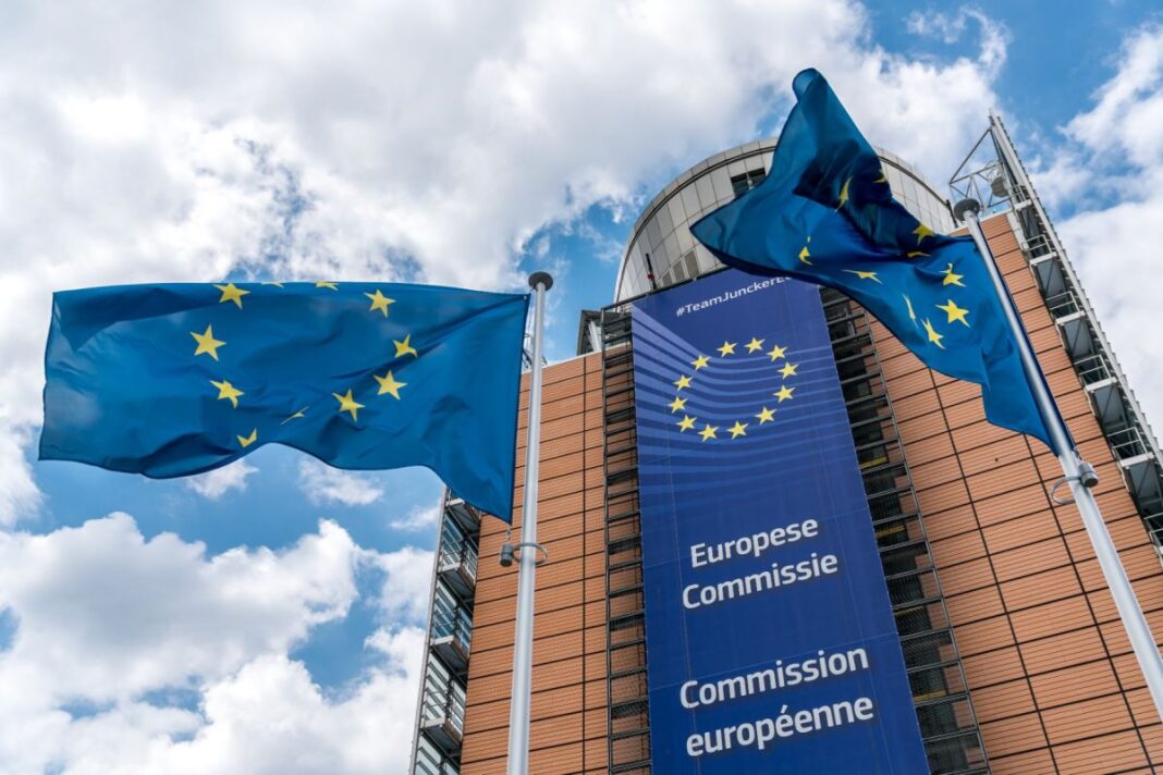PPE şi Renew Europe cer Comisiei Europene să blocheze finanţarea prin PNRR pentru România din cauza „amendamentului Fritz”