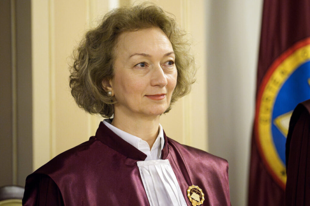 Simina Tănăsescu nu mai este judecător raportor pe Legea integrității 