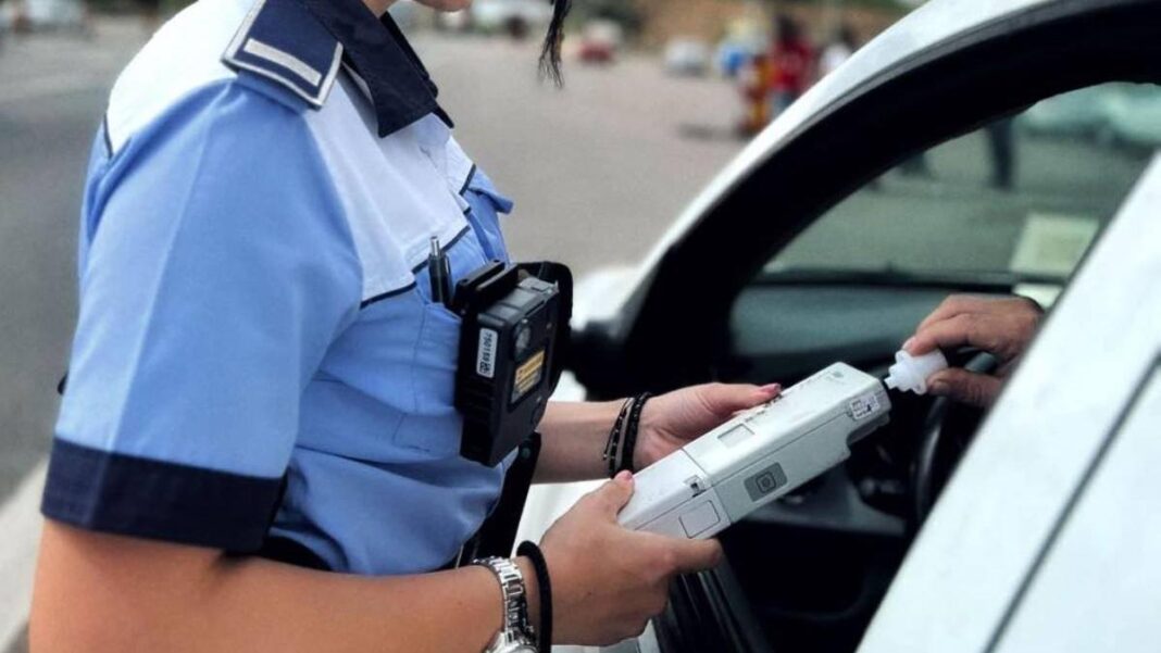 Șofer prins băut și fără permis, în Mehedinți