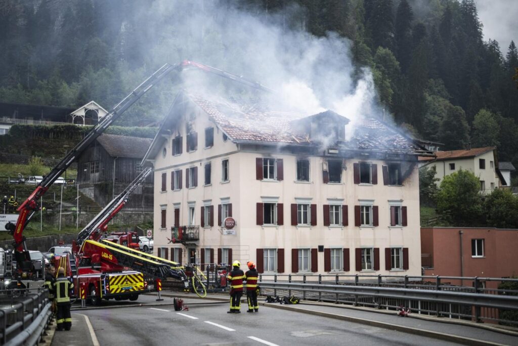 Suspect arestat în cazul incendiului din Elveția soldat cu patru morți, între care doi români