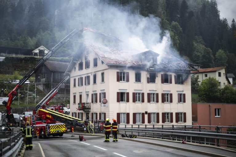 Suspect arestat în cazul incendiului din Elveția soldat cu patru morți, între care doi români