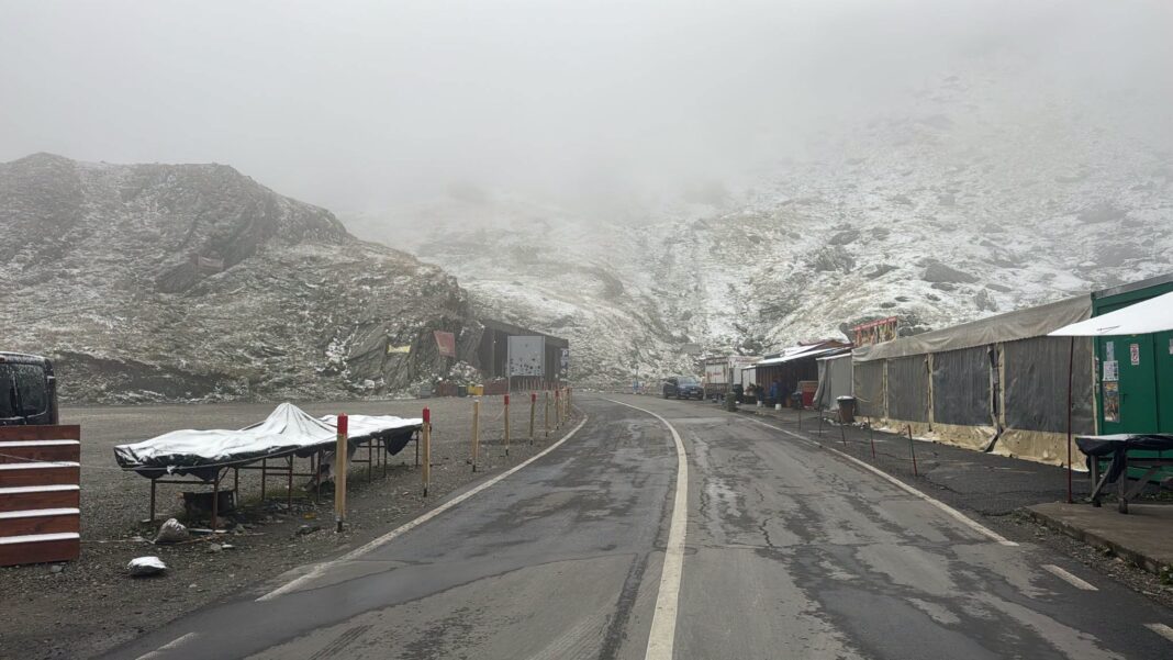 Prima ninsoare pe Transfăgărășan din acest sezon
