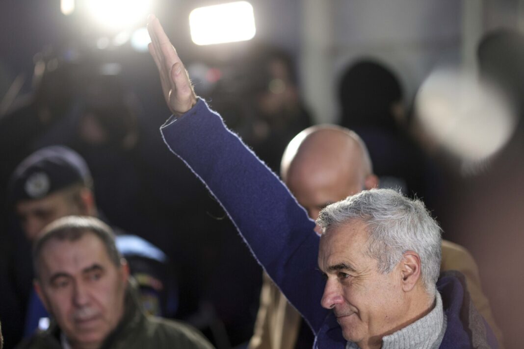 Călin Georgescu, ridicat din trafic de DIICOT. Au loc percheziții la locuința sa și în alte imobile, într-un dosar de înșelăciune