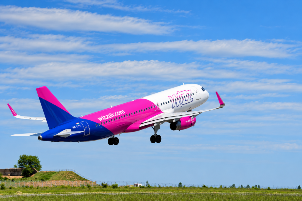 UPDATE Wizz Air taie cinci destinații de la Craiova. Ce zboruri mai rămân din noiembrie