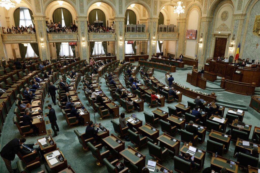 Senatul a votat eliminarea examenului paralel de admitere la liceu. Proiectul merge la promulgare