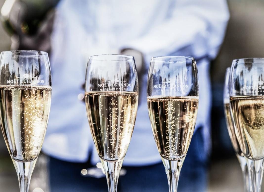 Franţa a crescut limita de alcool permis în șampanie
