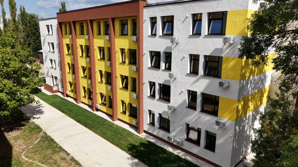 Investiții de peste 10 milioane de euro la Universitatea din Craiova. Cămine și baza sportivă, modernizate cu fonduri europene