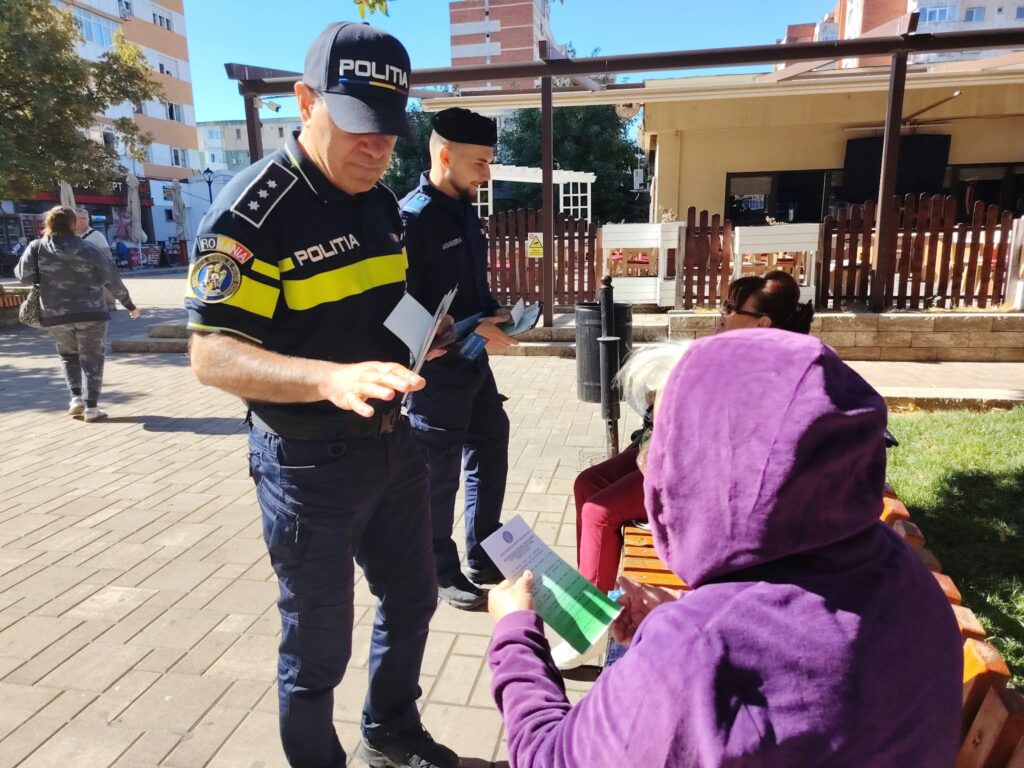 Seniorii din Craiova, informați cum să se ferească de furturi și înșelăciuni