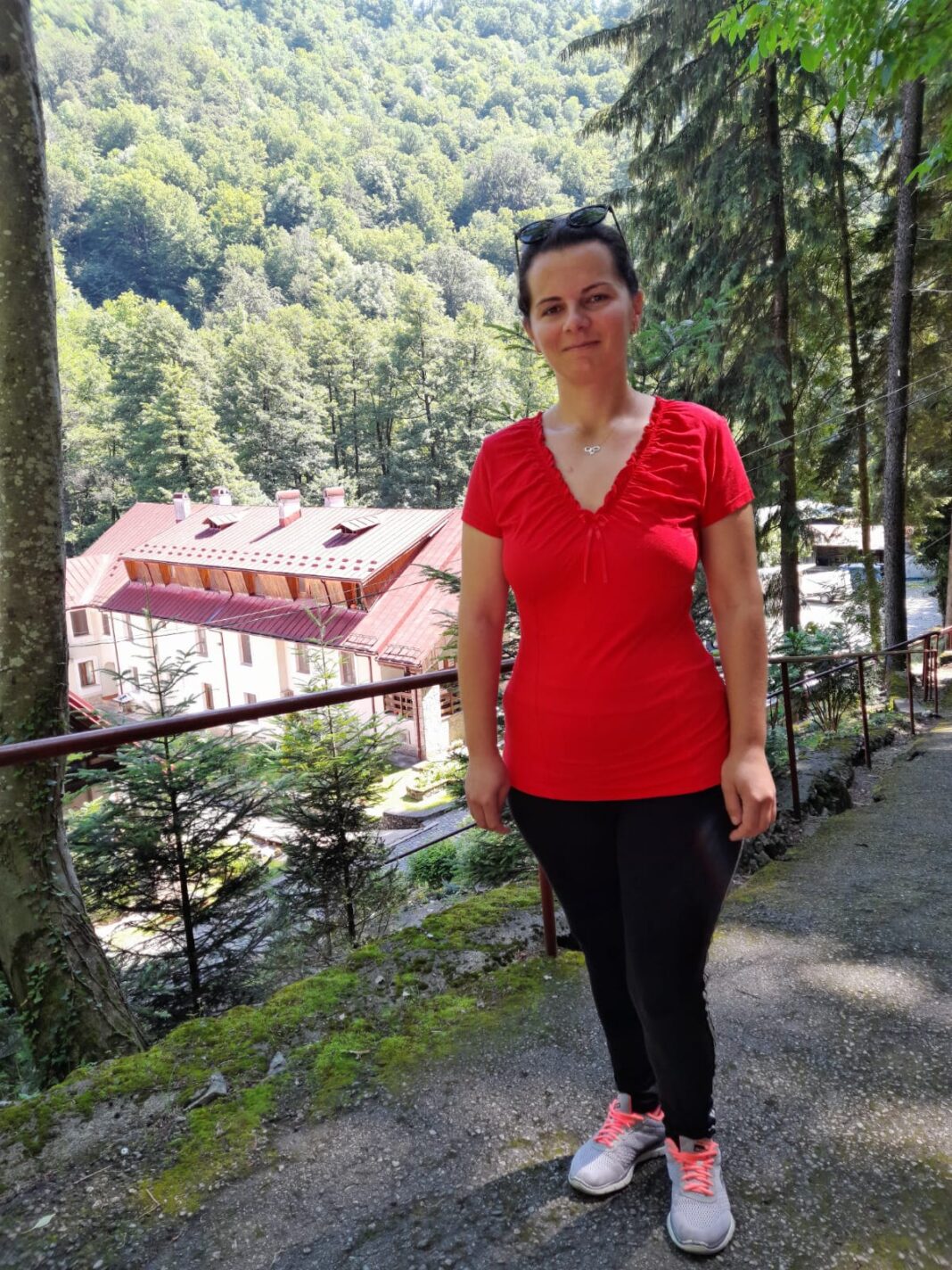 O femeie de 33 de ani din Voloiac este căutată de polițiști. A plecat de acasă și nu a mai revenit