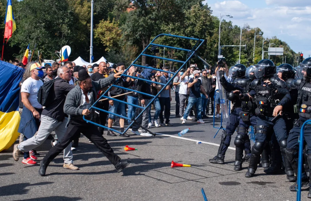 Protestul violent din Piața Victoriei: încă patru persoane, arestate preventiv pentru 30 de zile