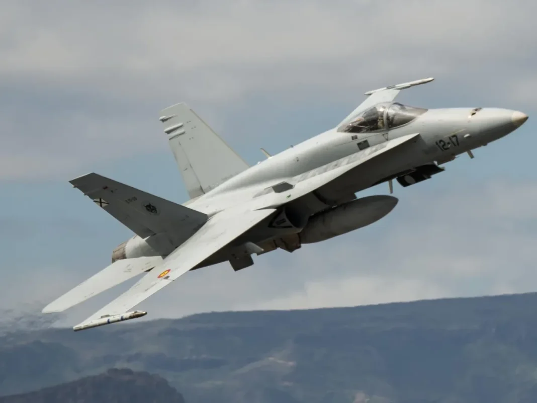 Alertă noaptea trecută la granița României. Două aeronave F-18 spaniole au decolat după apariția unei drone