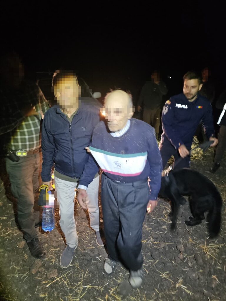 Dolj: Bărbat de 75 de ani dat dispărut, găsit noaptea pe un câmp