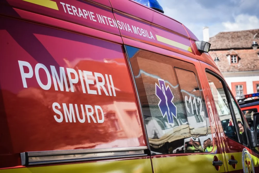 Târgu Jiu: Un bărbat a căzut de la etaj în timp ce polițiștii verificau dispozitivul de monitorizare