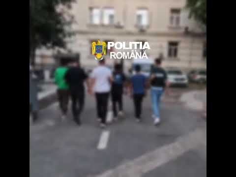 Trei bărbați din Craiova, reținuți după ce ar fi intrat într-o locuință din Ișalnița și ar fi furat 5.500 de lei
