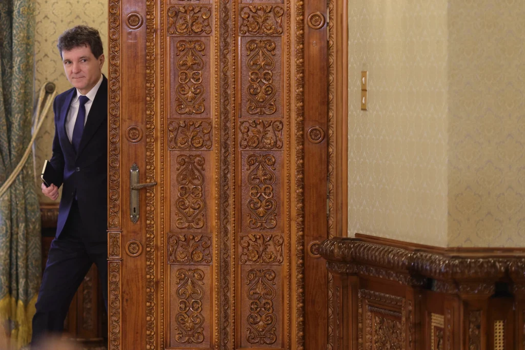 Astăzi au loc consultări la Palatul Cotroceni pentru nominalizarea unui nou prim-ministru