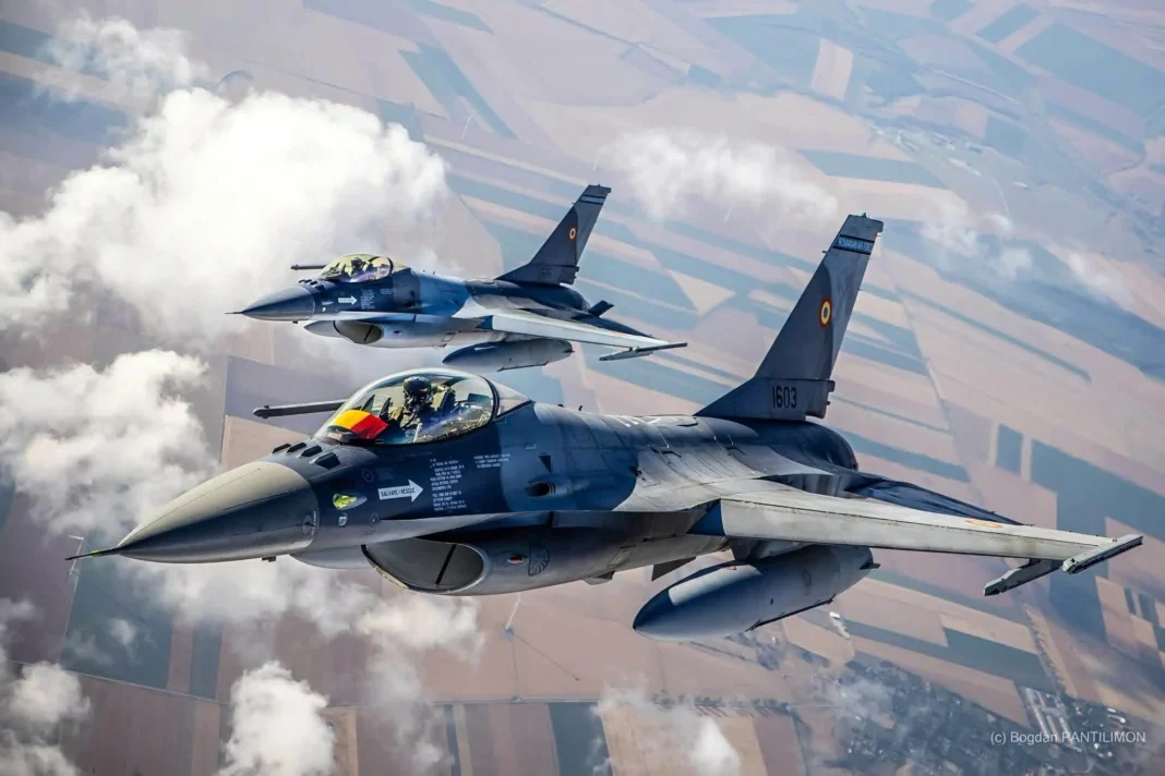 Țintă aeriană, detectată în apropiere de granița României. MApN a ridicat două avioane F-16 în aer
