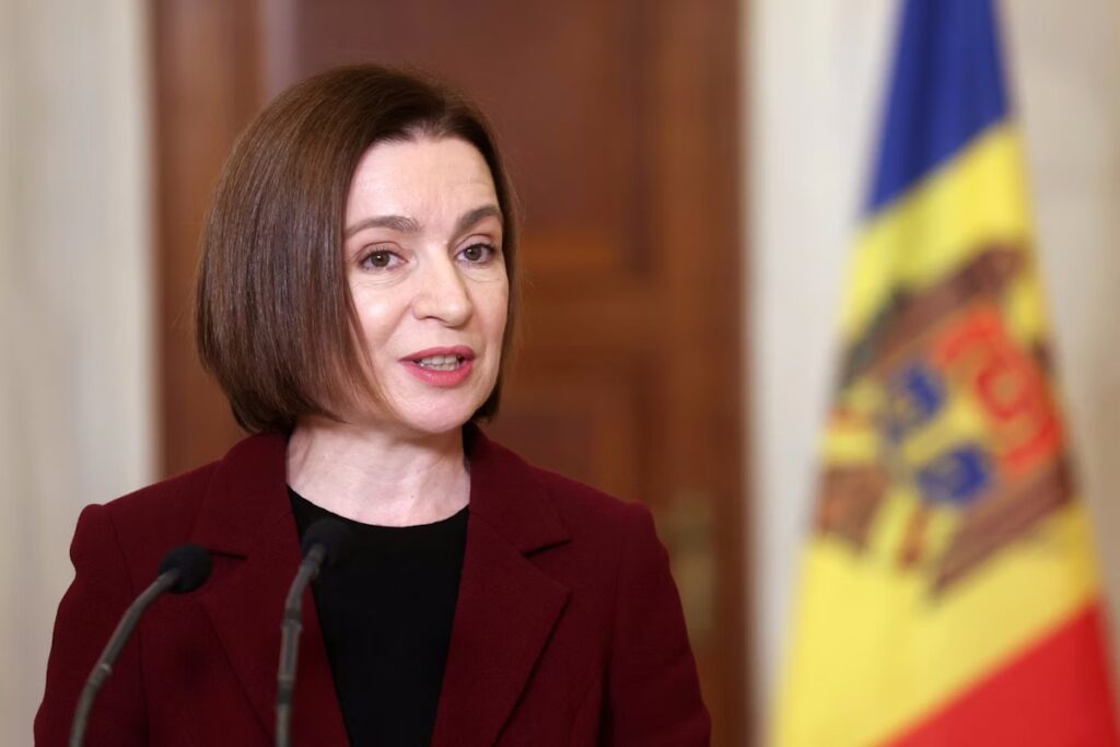Parlamentari ai opoziţiei din Republica Moldova au inițiat procedura de suspendare a preşedintei Maia Sandu