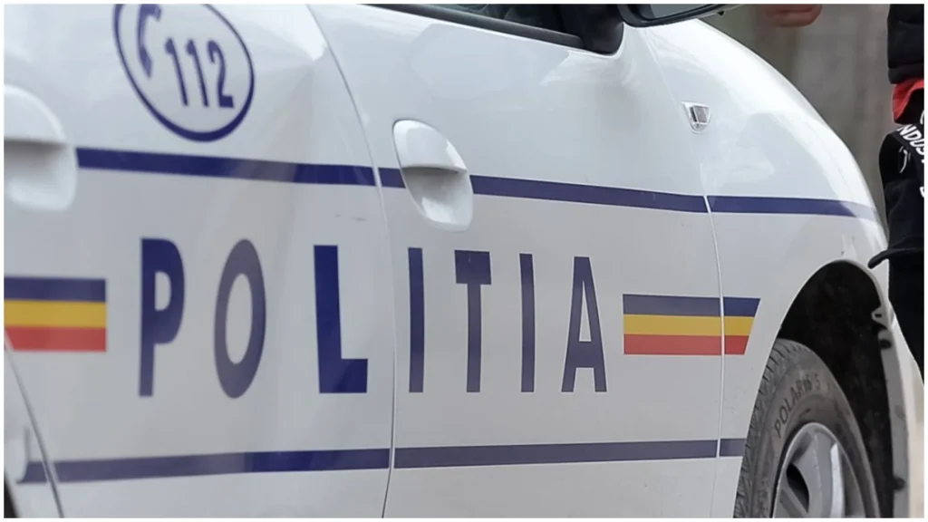 Accident în Mehedinți: doi bărbați au ajuns la spital, după ce mașina în care se aflau a lovit un cap de pod