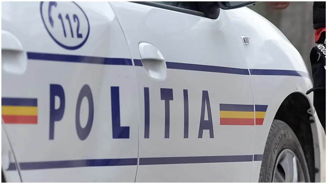 Accident în Mehedinți: doi bărbați au ajuns la spital, după ce mașina în care se aflau a lovit un cap de pod