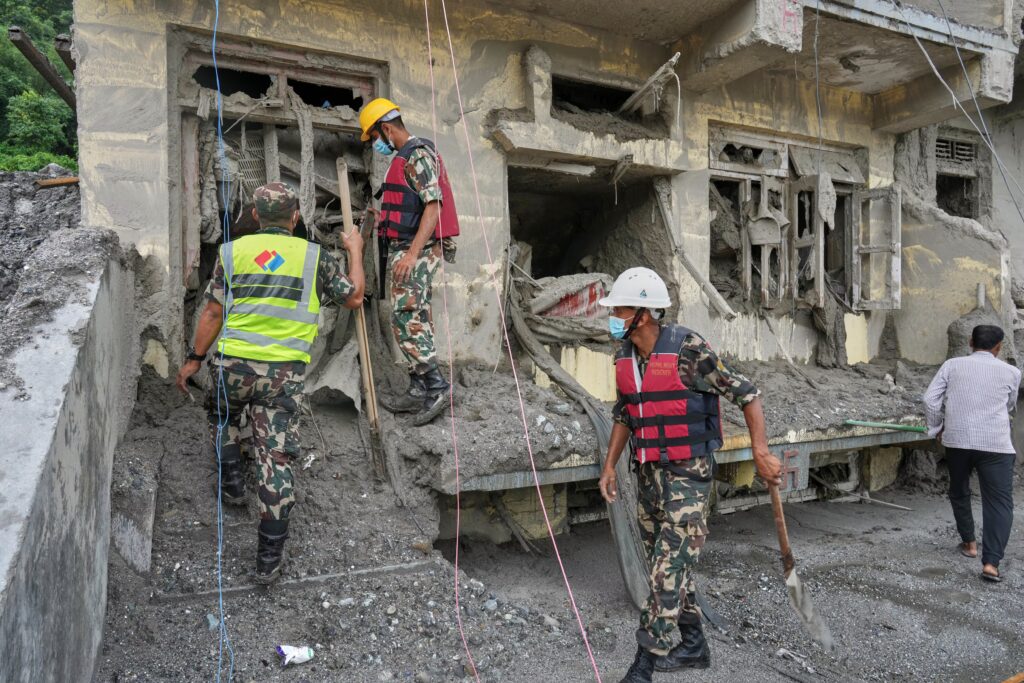 Bilanțul inundațiilor din Nepal a crescut la 1.127 de morți și 4.850 de dispăruți