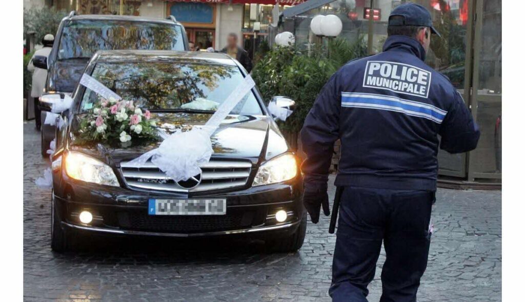 Un alai de nuntă din Franța a primit 87 de amenzi de circulație