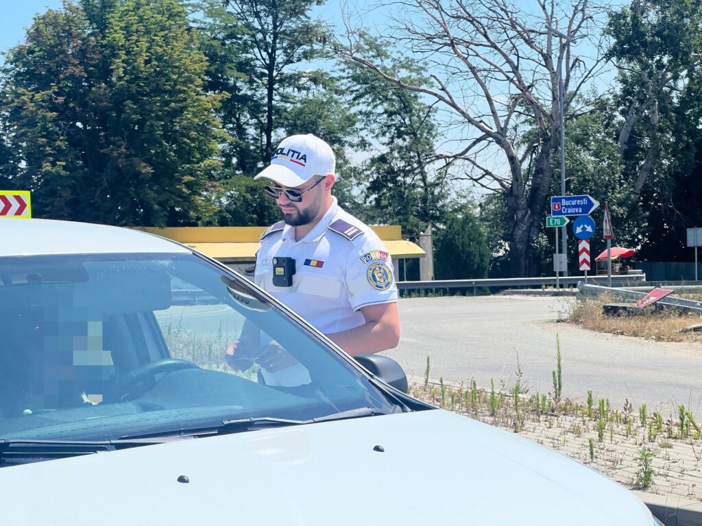Polițiștii rutieri doljeni au dat 100 de amenzi și au reținut 16 permise