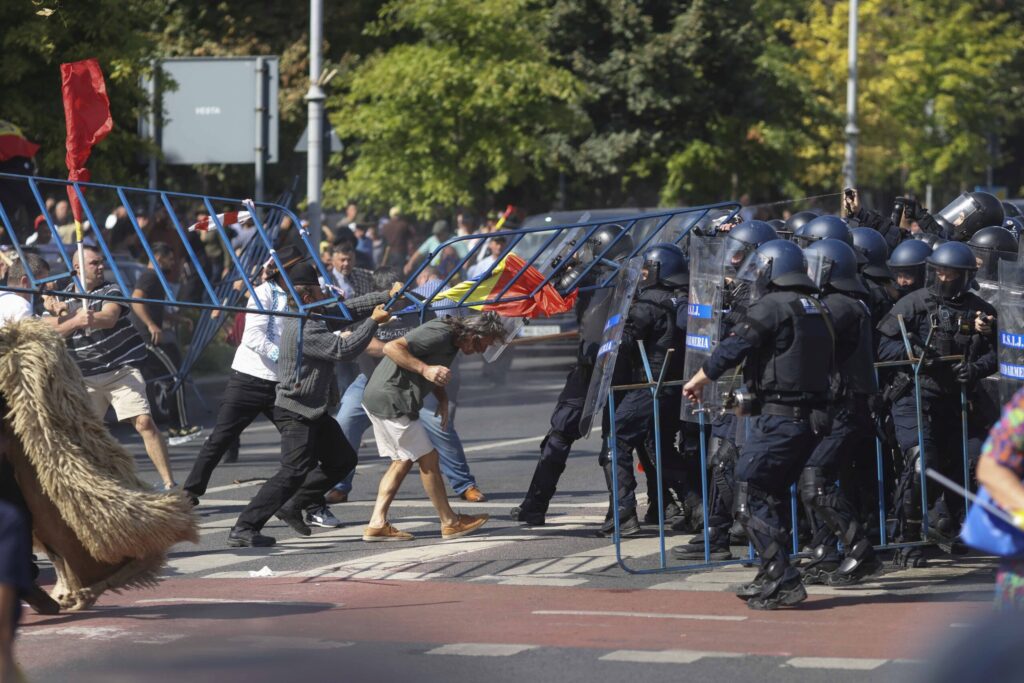 Încă 14 persoane, propuse pentru arestare după violențele de la protestul din 15 septembrie