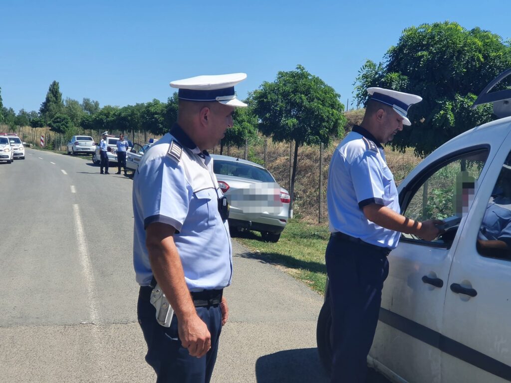 Mehedinţi: Șofer prins la volan, deși avea permisul suspendat