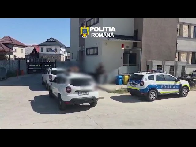 Dosar cu 33 de înșelăciuni: suspecții ar fi cerut avansuri pentru panouri termoizolante pe care nu le-ar fi livrat