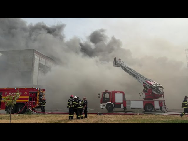 Incendiu de amploare la o fabrică de celuloză din Drobeta-Turnu Severin. A fost emis mesaj RO-ALERT