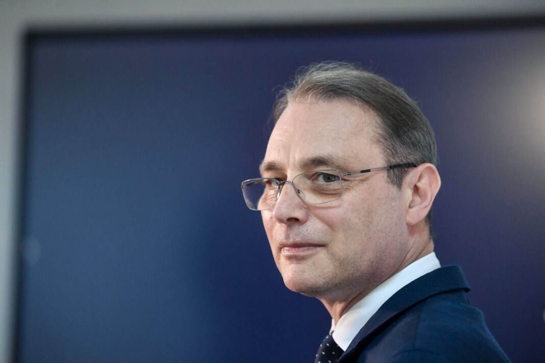 Guvernul Luca Niculescu a primit votul de învestitură în Parlament. 280 de voturi „pentru” și 58 „împotrivă”